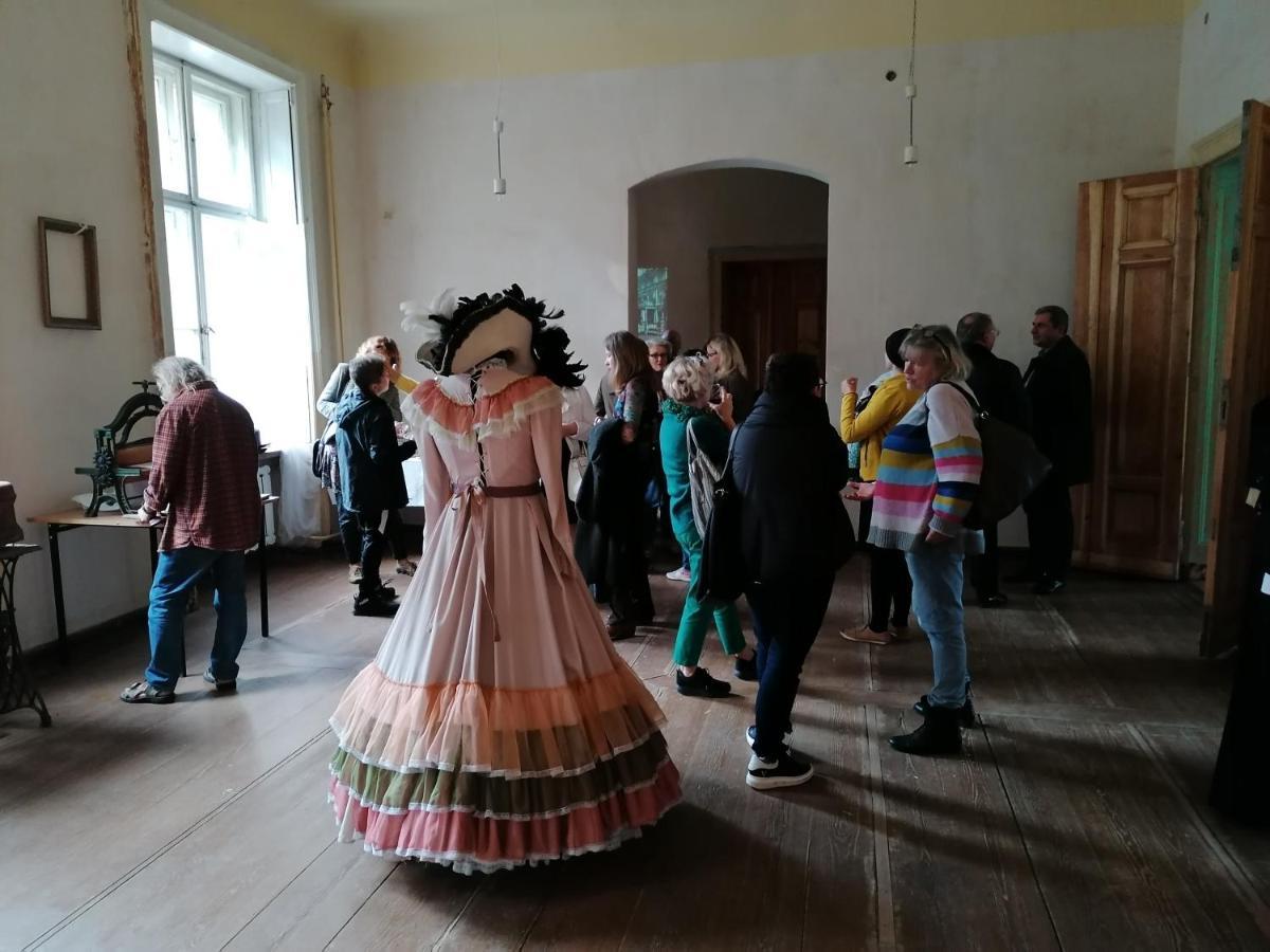 Palac Paprotno Karnice Eksteriør bilde
