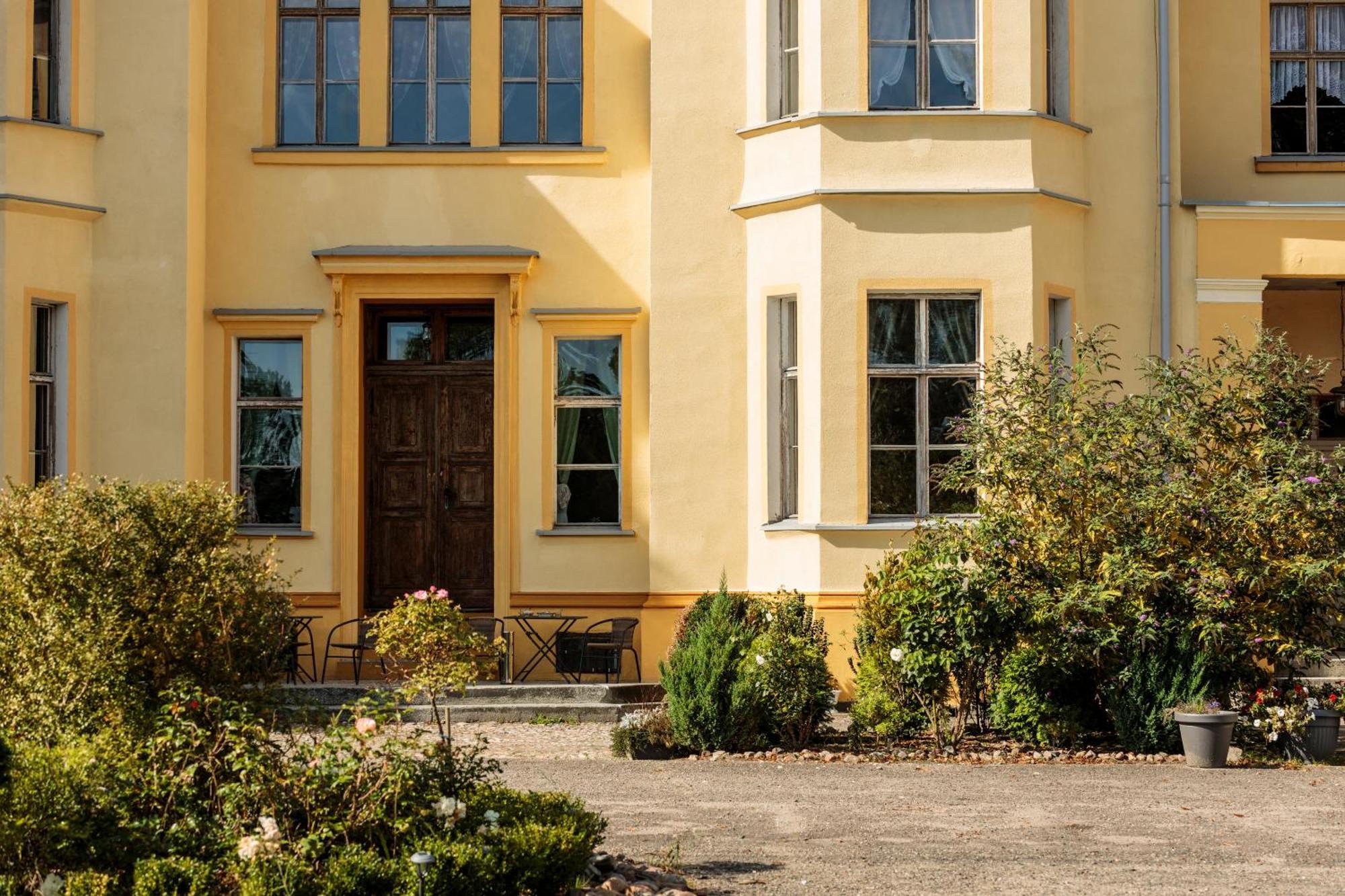 Palac Paprotno Karnice Eksteriør bilde